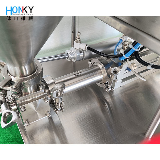 Máy nạp chai bột kem loại máy vận chuyển máy tính để bàn với máy bơm piston Q-R cho việc nạp chai lô nhỏ
